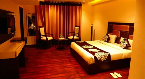 Book Hotel Aura Ip Grand in Delhi on Brevistay