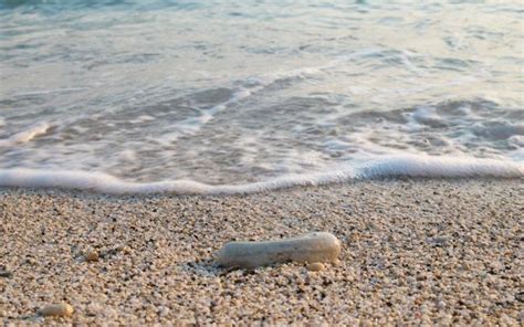 沙中脚印海岸线棕色孤独休息旅行阳光自由高清图片下载-正版图片321204272-摄图网