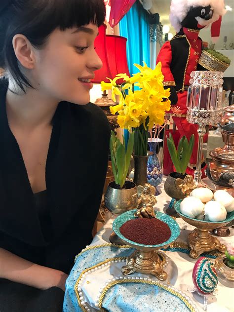 Somagh (sumac) in Haft Sin symbolizes the color of sunrise Sir (garlic ...