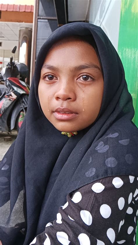Hidupi Nenek Sakit Jantung, Syifa Keliling Jualan Air Sampai Malam ...