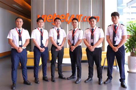 Hillsboro Aero Academy Cadets Progress to Line Training with Vietjet in ...