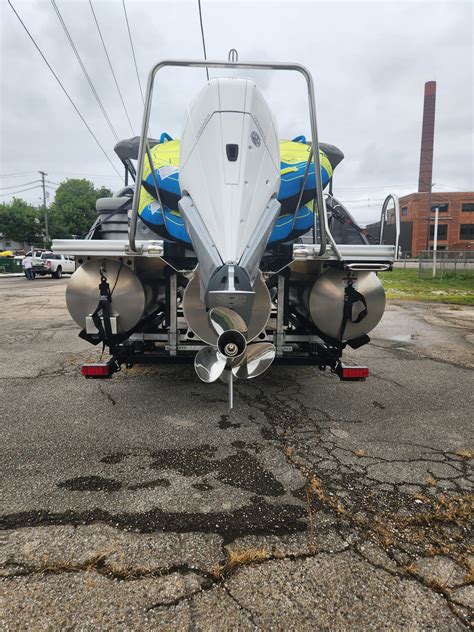 Pontoon Loading System 的图像结果