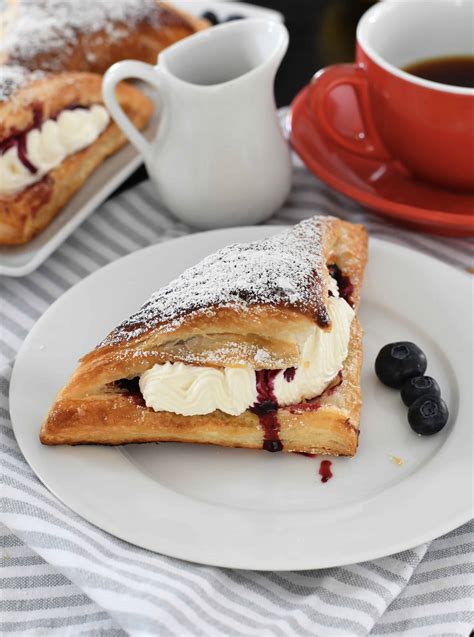 Cooking with Manuela: Puff Pastries with Mascarpone Whipped Cream and ...
