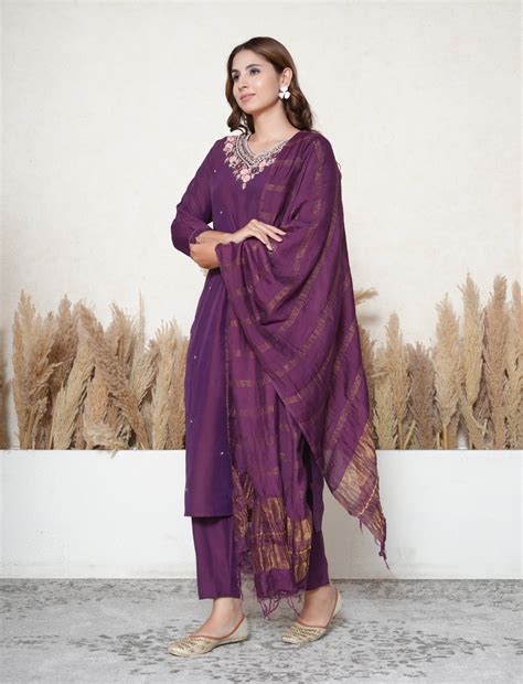 Purple Embroidered kurta set – Paridhaanam