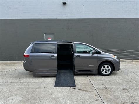 2018 Toyota Sienna LE Wheelchair Accessible Minivan