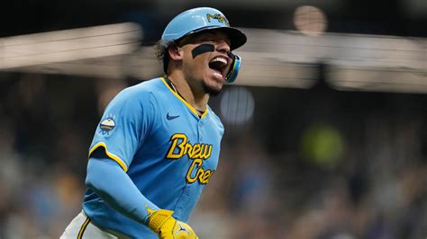 Brewers agree to arbitration with five players but not William Contreras