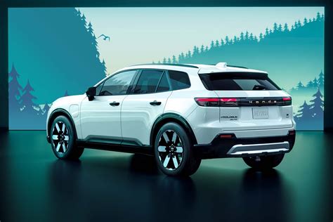Hyundai Ioniq 6 review, F-150 Lightning price hike, Tesla Semi sans Megachargers: The Week In ...