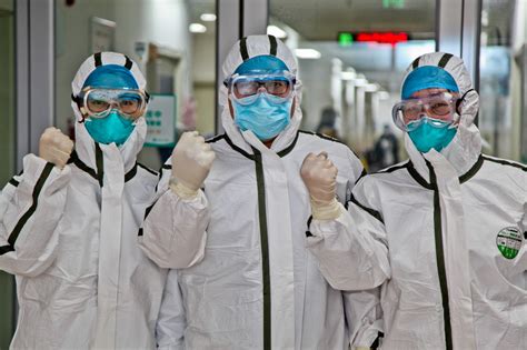 战“疫”影像志——威海市立医院抗击新冠图片展（1）-健康界