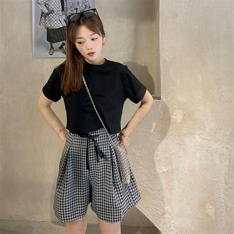 Smart shorts - รุ่นสั้น (ขาวขาวออฟครีมวนิลา) - windupdolls - ThaiPick