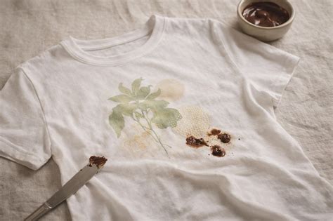 How to Remove Chocolate Stains from Clothes Easily - soyaconcept.com