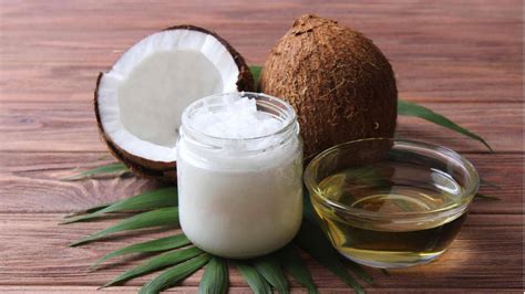 Menjaga Kesehatan Rambut dengan Minyak Kelapa