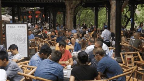 中國最懶的兩座城市，本地人每天除了喝茶就是打牌：有外來人養著 - 壹讀
