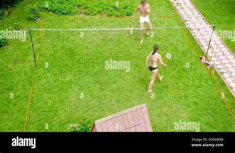 People Playing Badminton 的图像结果