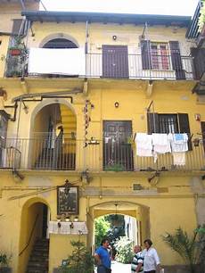 ringhiera navigli naviglio casa di ringhiera italia ringhiera navigli naviglio casa di ringhiera italia