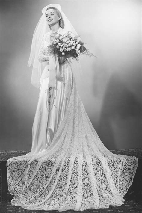 Vintage Wedding Dresses With Veils