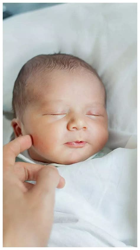 Elon Musk Azure: After son, Elon Musk now carries daughter Azure at Mar ...