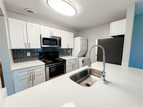 Genesee Apartments - 1227 N Park Ave Indianapolis, IN 46202 ...