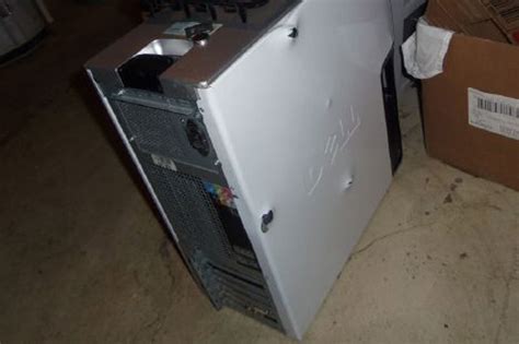 Shooting My Computer 的图像结果