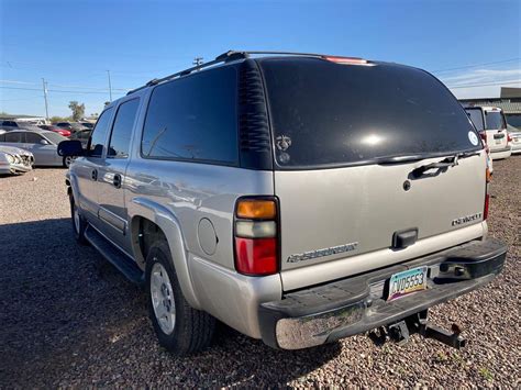 2004 CHEVROLET SUBURBAN