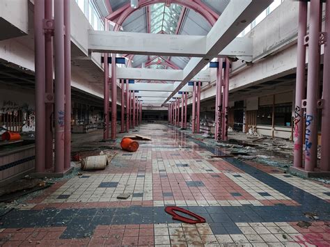 Northridge Mall (Milwaukee) : r/abandoned