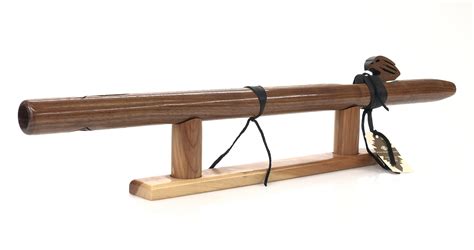 Lot - HIGH SPIRITS FLUTES GOLDEN EAGLE "F" WALNUT FLUTE