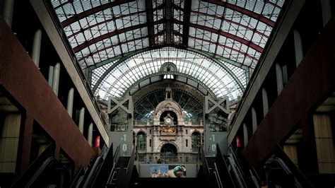 Building Cartoon Low Angle View 的图像结果