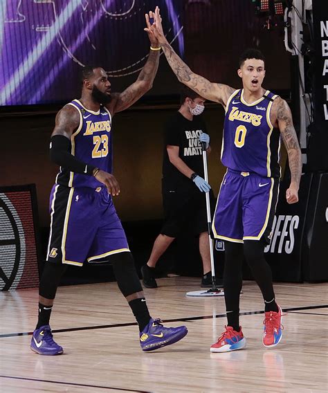 LeBron James, NBA stars troll Kyle Kuzma over huge pink sweater