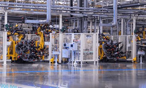 全自动化生产是如何制造一辆汽车的？ 探访上汽郑州工厂