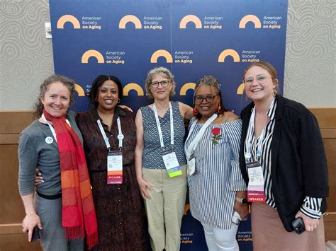 Older People 的图像结果