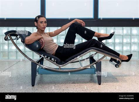 Life Modelling Poses 的图像结果