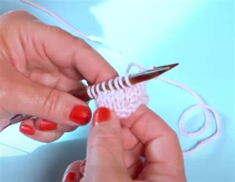 What Is Magic Loop Method in Knitting 的图像结果