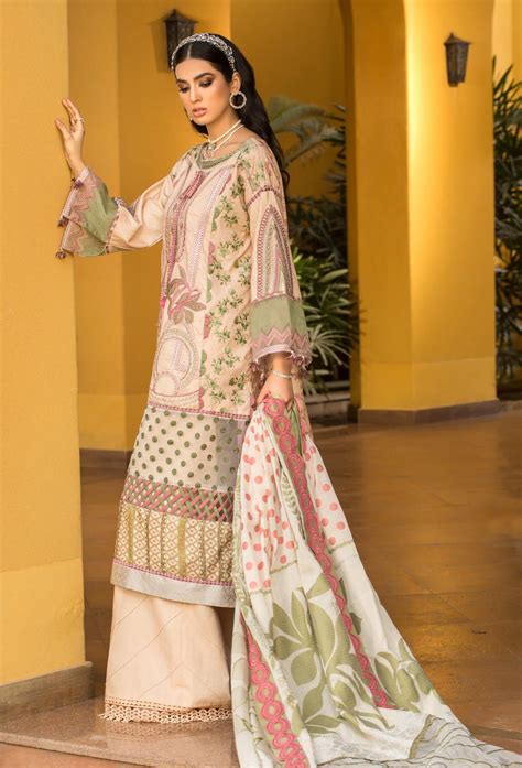 Shiza Hassan Izel Luxury Lawn Suit - 6B Vaia | Peach Pakistani Dress ...