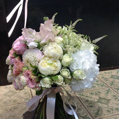 Флористика в Москве on Instagram: “Букеты от Jolly Bunch умеют менять ...