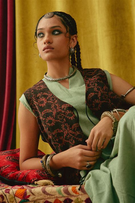 Reshmi Kharek Ajrakh waistcoat – Tuti