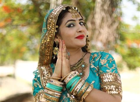 Indian Shakira Gori Nagori grabbed the trolls by the hand and said- why ...