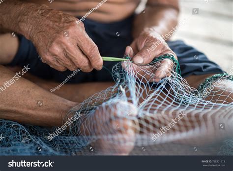 Fishing Net Repair 的图像结果