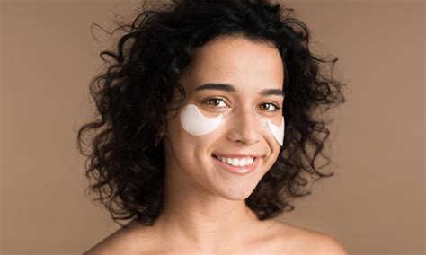 Sunscreen Myth Busted: Brightens Skin? Truth Revealed