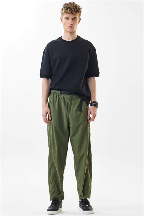 Buy Men's Relaxed Fit Mid Rise Olive Cargo Pants Online | Snitch – SNITCH