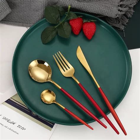 YELONA 16 Piece Premium Gold Plated 304 Stainless Steel Steak Knife ...