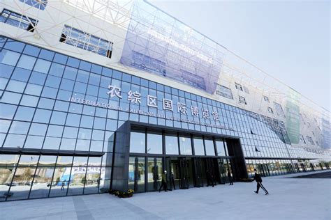 第40届潍坊国际风筝会在潍坊滨海区开幕-新华网山东频道