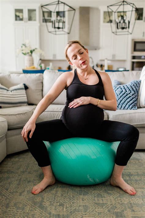 How to Use a Birthing Ball in Labor – ParentingBest.com