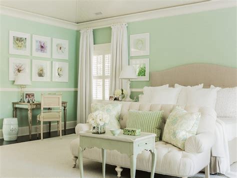 pale green and white bedroom ideas