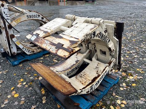 Cascade 77F-RC-01C 40 in 4200 kg Grapple | Ritchie Bros. Auctioneers