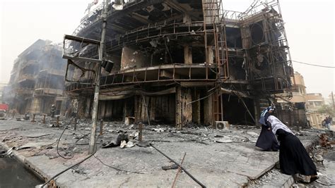 Suicide bombing hits Baghdad shopping center