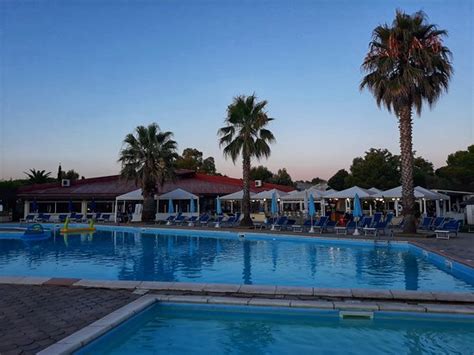 LA BUCA DEL GATTO HOTEL (Cecina) - Hotel Reviews, Photos, Rate ...
