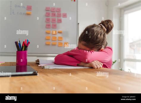 Lean Over Table Crying 的图像结果