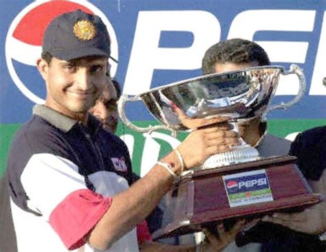 Ganguly displays the Pepsi Cup | ESPNcricinfo.com