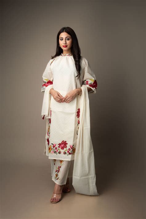 Vaidehi – Ivory Hand-Embroidered Floral Suit Set | The Heirloom Edit ...