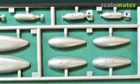 Contents for Republic P-47D-30 Thunderbolt, Revell 04155 (2002) - In ...