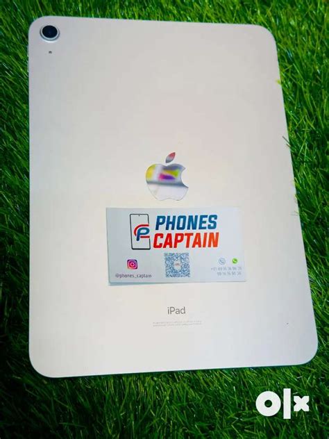 iPad 10th Generation 64GB Silver - Tablets - 1800224087